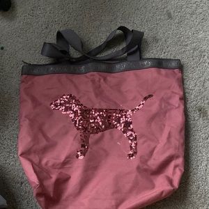LIKE NEW NEVER USED GYM BAG PINK (Victoria’s Secret)